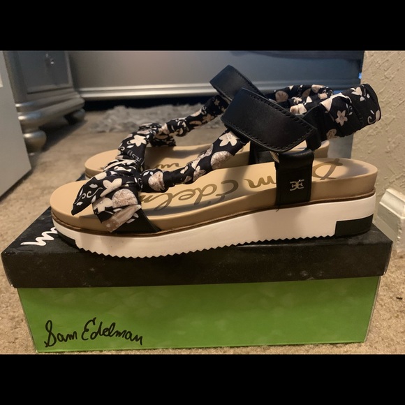 Sam Edelman - Picture 3 of 4